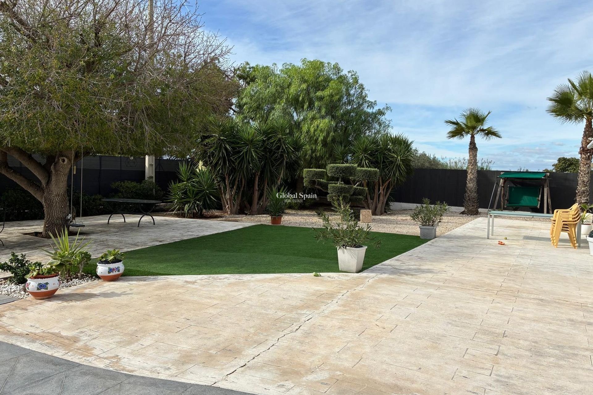 Resale - VILLA -
CREVILLENTE