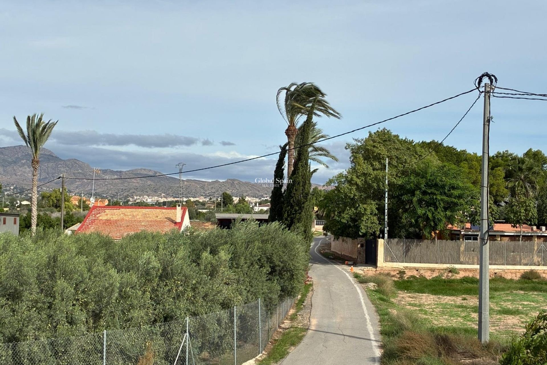 Resale - VILLA -
CREVILLENTE