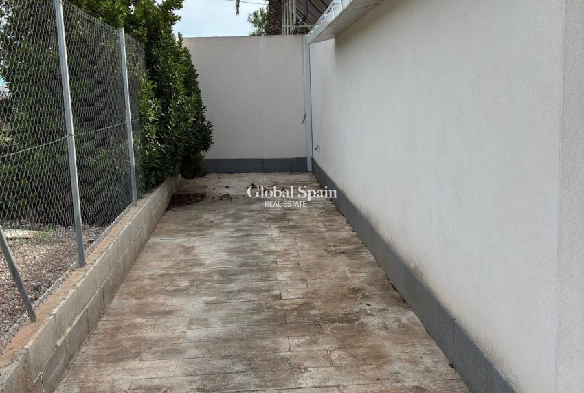 Resale - VILLA -
CREVILLENTE