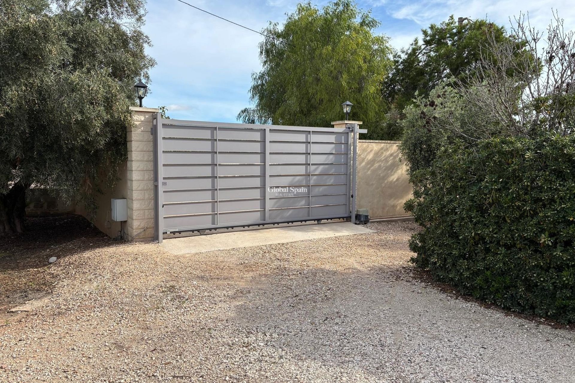 Resale - VILLA -
CREVILLENTE