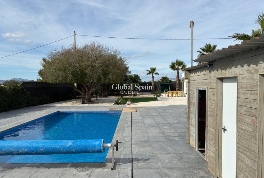 Resale - VILLA -
CREVILLENTE