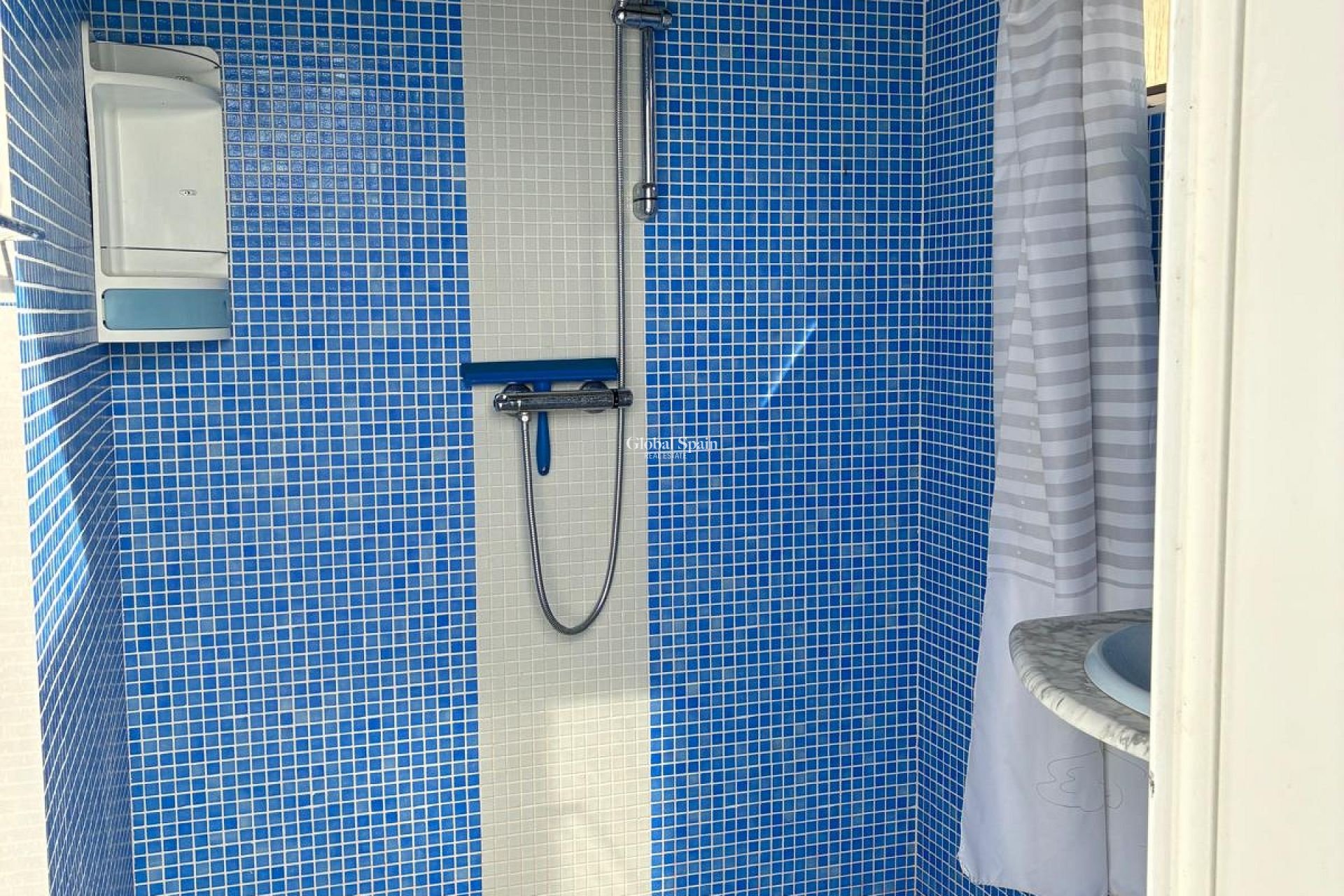 Resale - VILLA -
CREVILLENTE