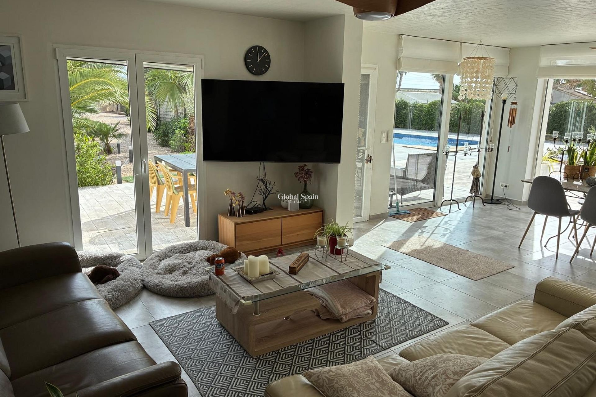Resale - VILLA -
CREVILLENTE