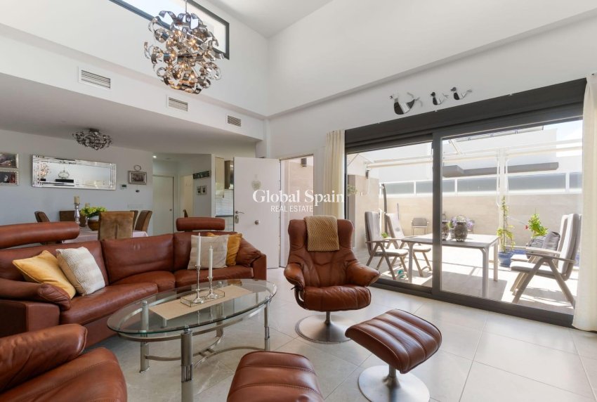 Resale - Villa -
DAYA NUEVA - Comunidad valenciana