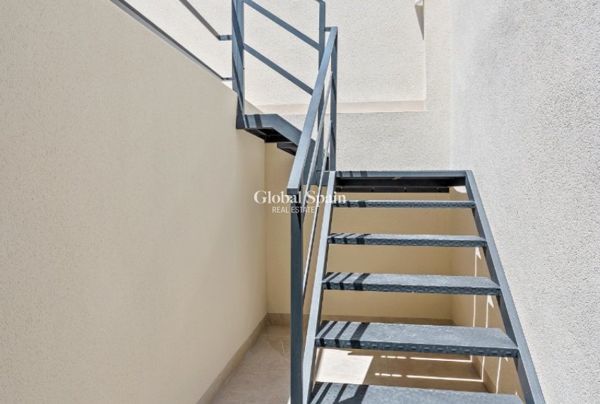 Resale - VILLA -
DAYA NUEVA - Costa Blanca South