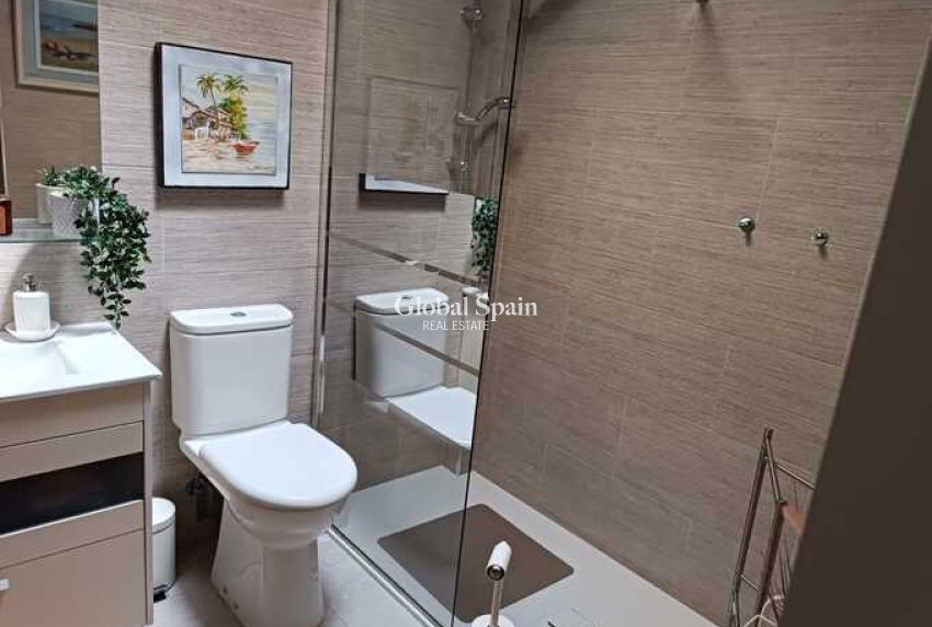 Resale - VILLA -
DAYA NUEVA - Costa Blanca