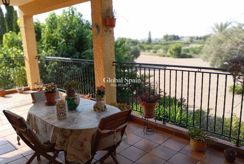 Resale - VILLA -
DAYA NUEVA - Costa Blanca