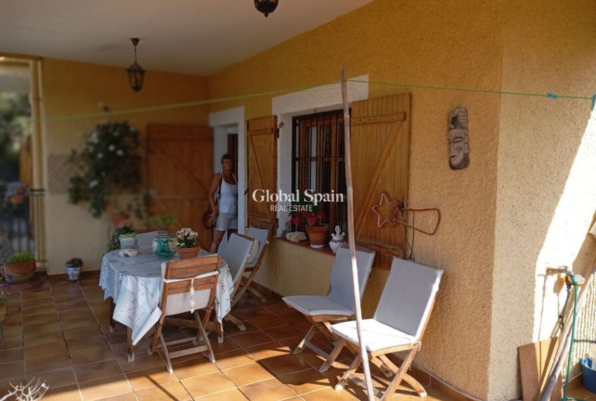 Resale - VILLA -
DAYA NUEVA - Costa Blanca