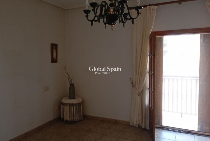 Resale - VILLA -
DAYA NUEVA - Costa Blanca