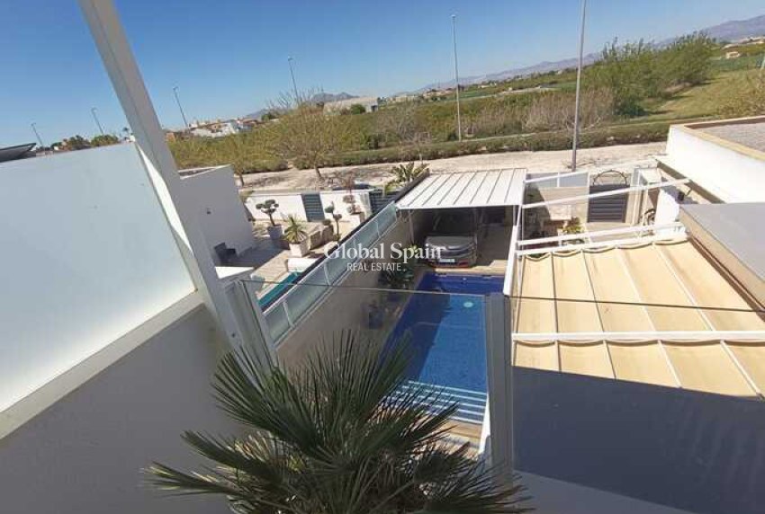 Resale - VILLA -
DAYA NUEVA - Costa Blanca