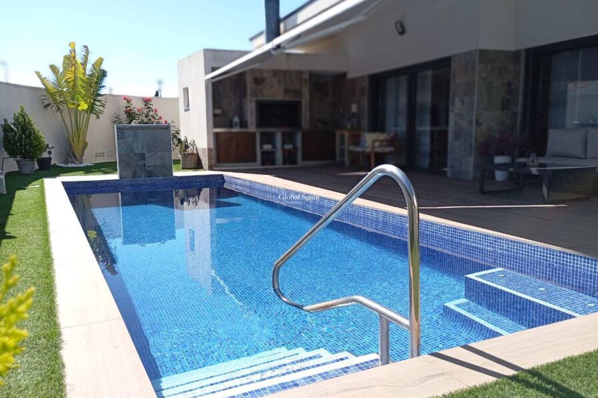 Resale - VILLA -
DAYA NUEVA - Costa Blanca