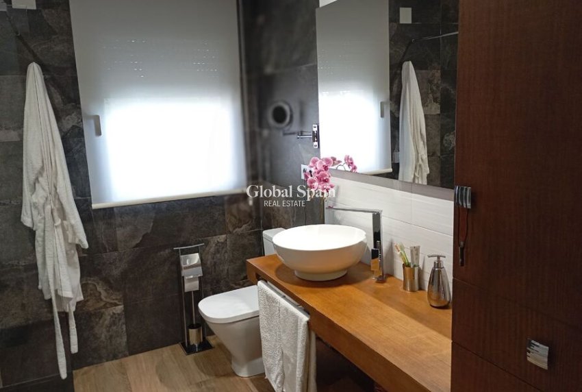 Resale - VILLA -
DAYA NUEVA - Costa Blanca