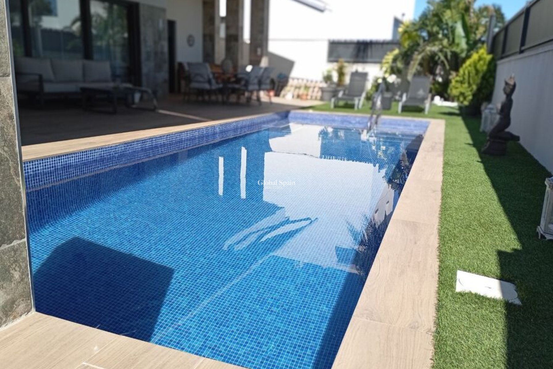 Resale - VILLA -
DAYA NUEVA - Costa Blanca