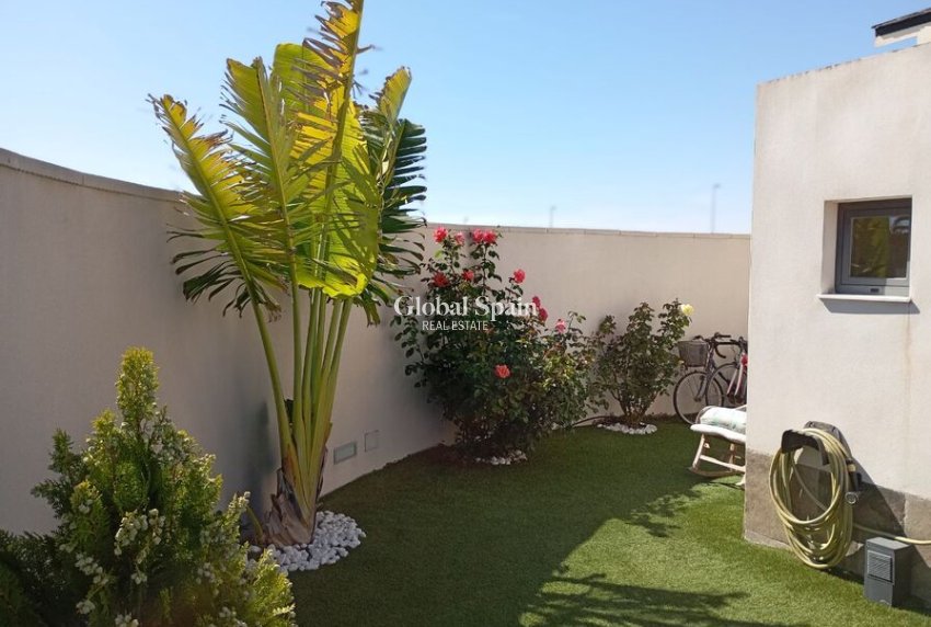 Resale - VILLA -
DAYA NUEVA - Costa Blanca