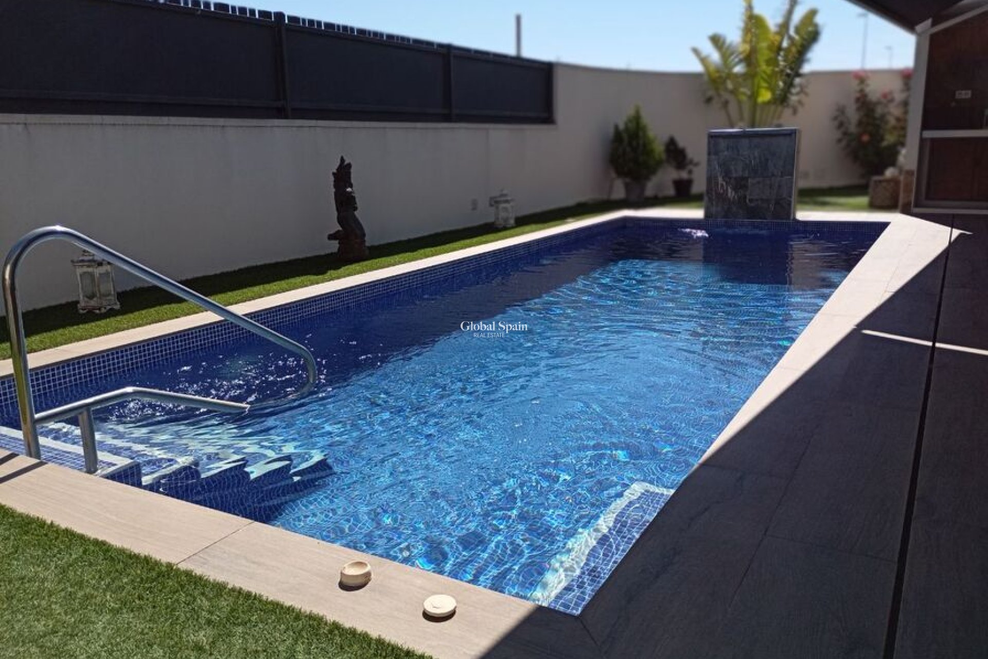 Resale - VILLA -
DAYA NUEVA - Costa Blanca