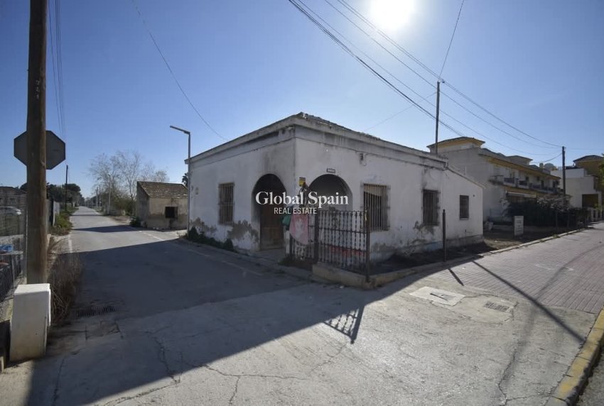 Resale - VILLA -
DAYA NUEVA