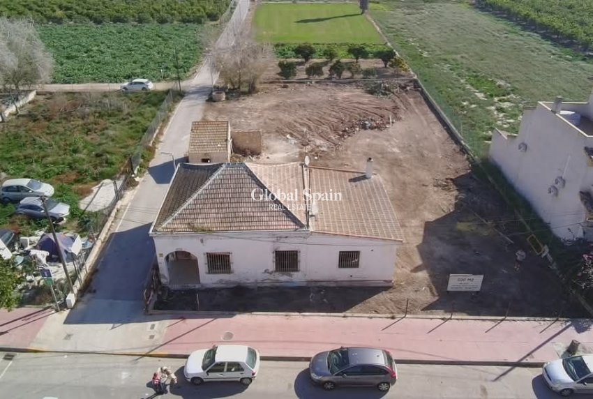 Resale - VILLA -
DAYA NUEVA