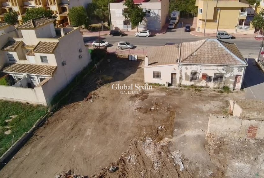 Resale - VILLA -
DAYA NUEVA