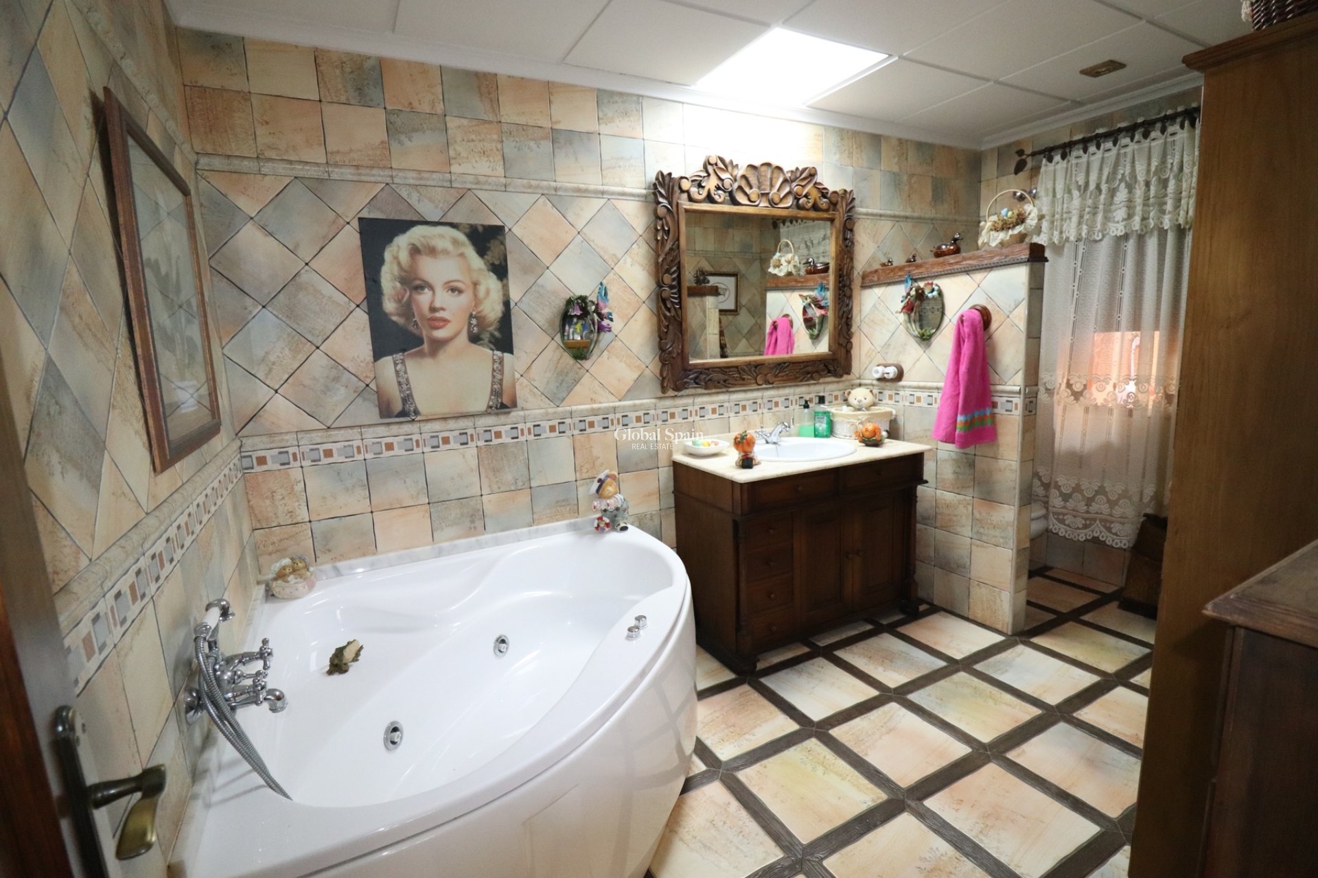 Resale - Villa -
DAYA NUEVA