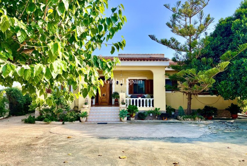 Resale - VILLA -
DAYA VIEJA - Costa Blanca Sur