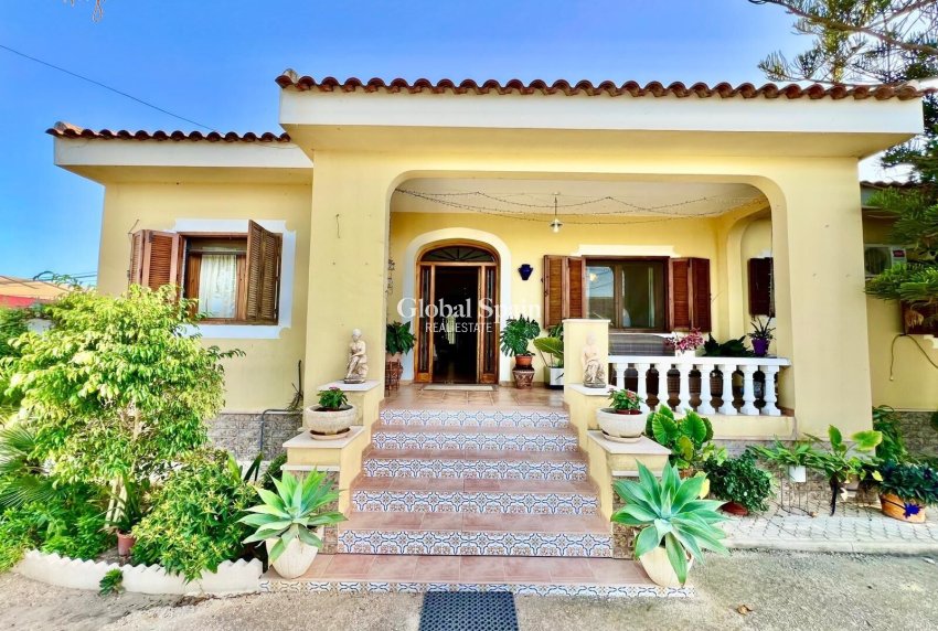 Resale - VILLA -
DAYA VIEJA - Costa Blanca Sur