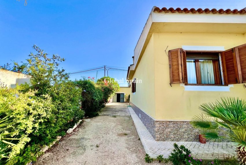 Resale - VILLA -
DAYA VIEJA - Costa Blanca Sur