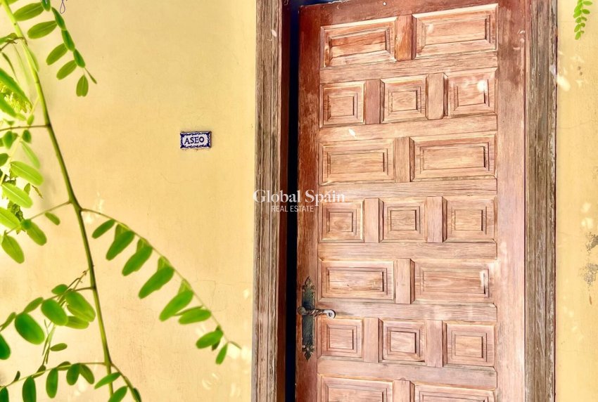 Resale - VILLA -
DAYA VIEJA - Costa Blanca Sur
