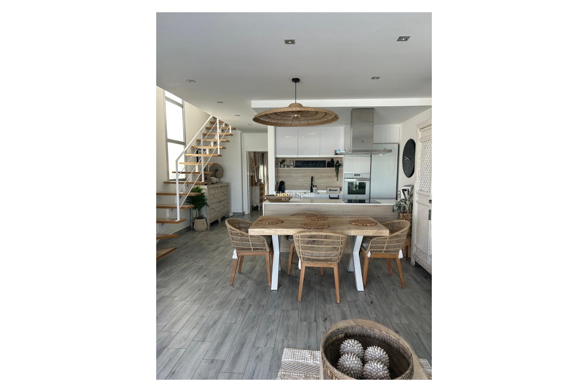 Resale - VILLA -
DAYA VIEJA - Costa Blanca