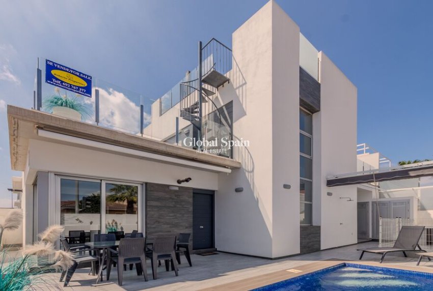 Resale - VILLA -
DAYA VIEJA - Costa Blanca