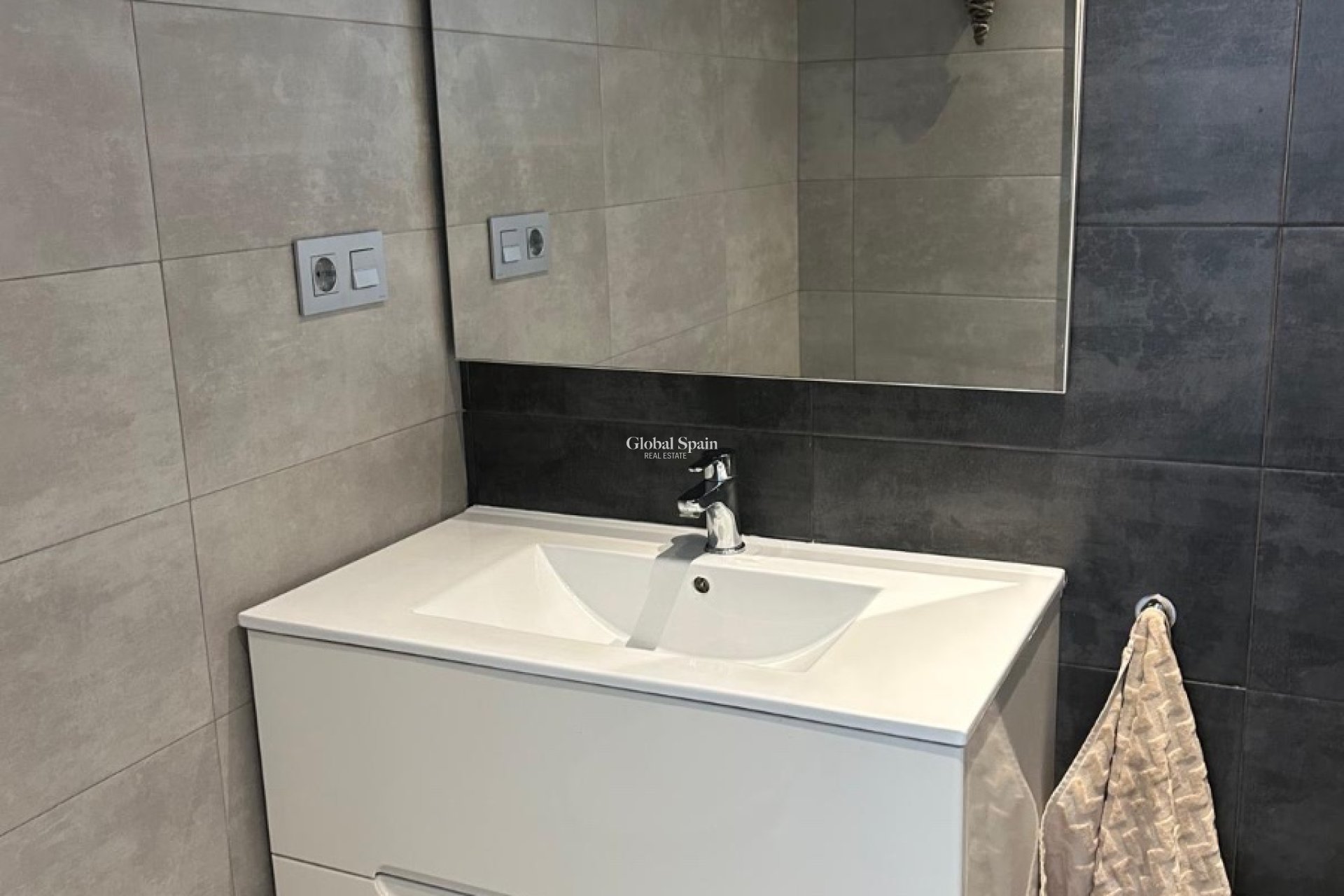 Resale - VILLA -
DAYA VIEJA - Costa Blanca