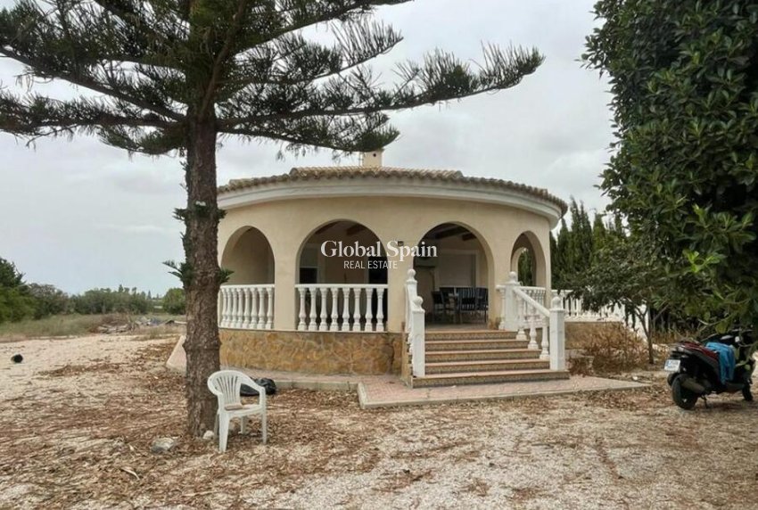 Resale - VILLA -
DAYA VIEJA - Costa Blanca