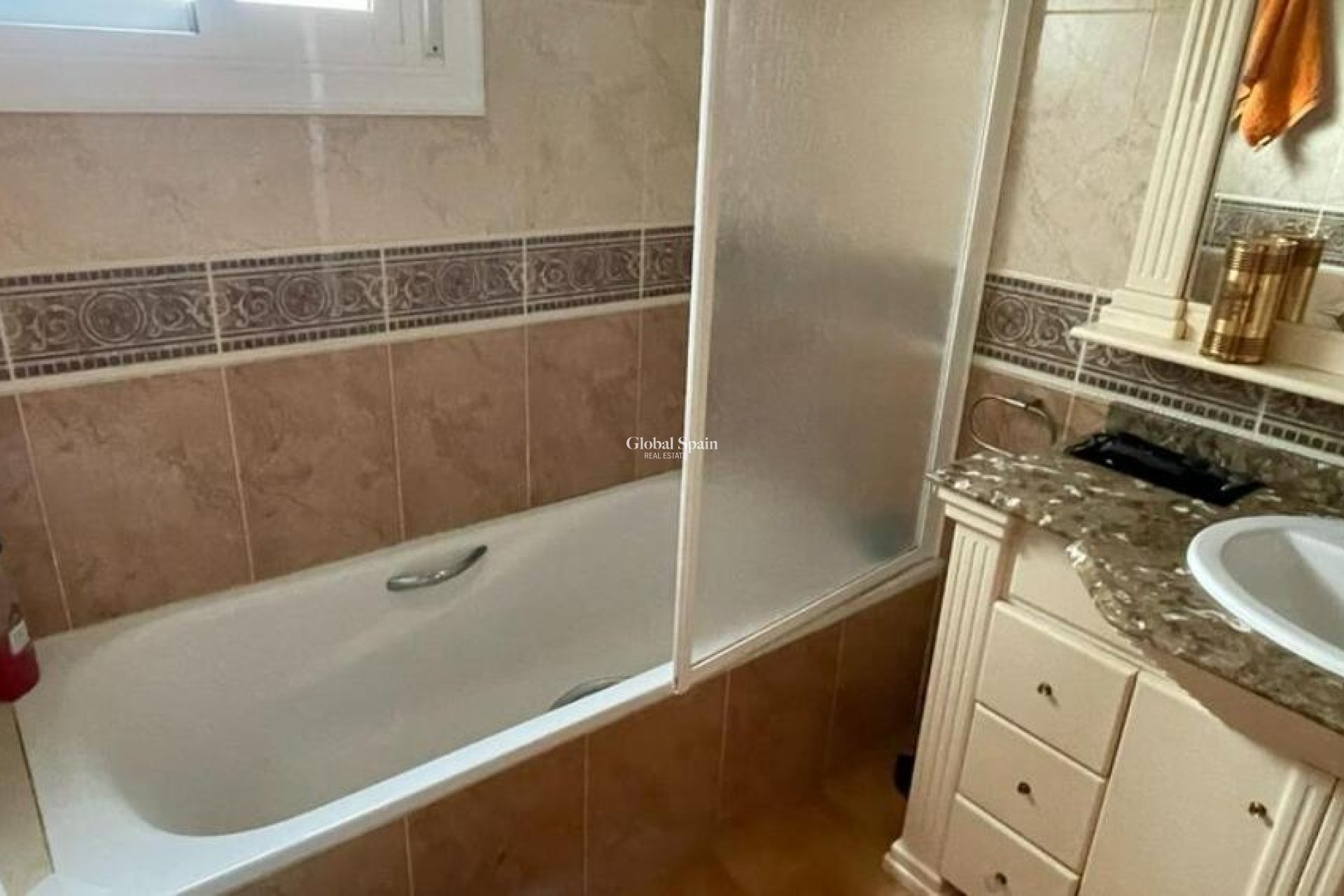 Resale - VILLA -
DAYA VIEJA - Costa Blanca