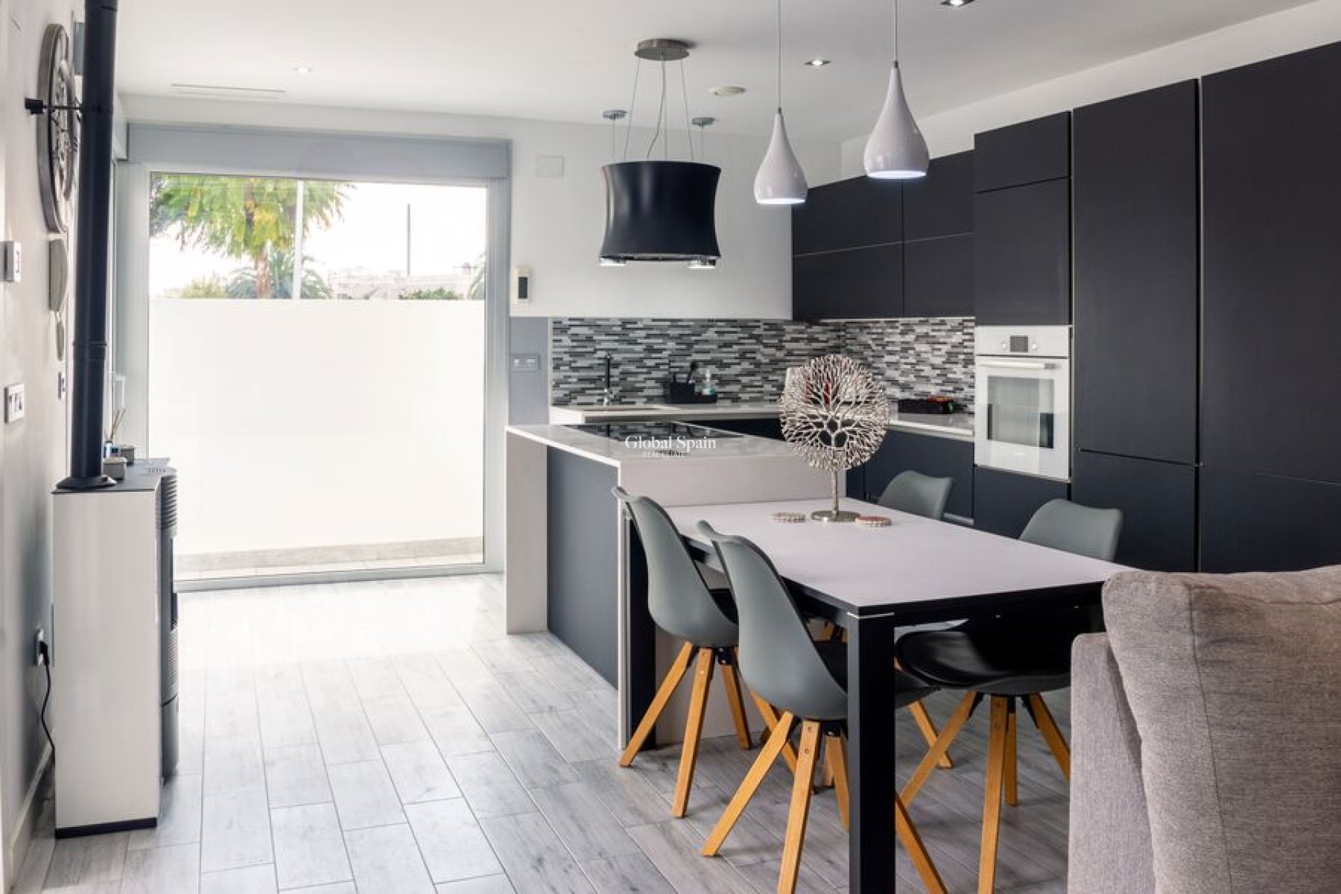 Resale - VILLA -
DAYA VIEJA - Costa Blanca