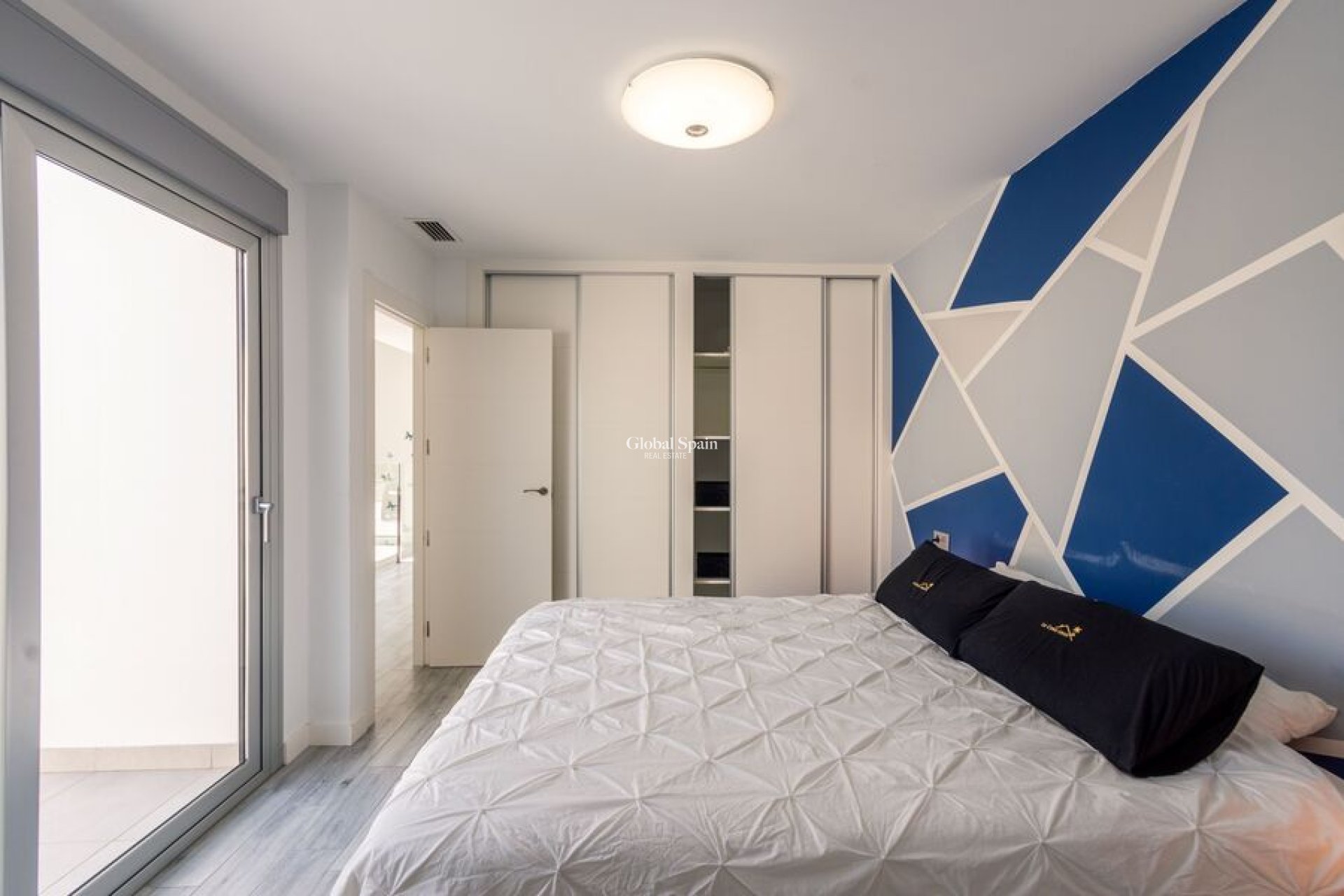 Resale - VILLA -
DAYA VIEJA - Costa Blanca