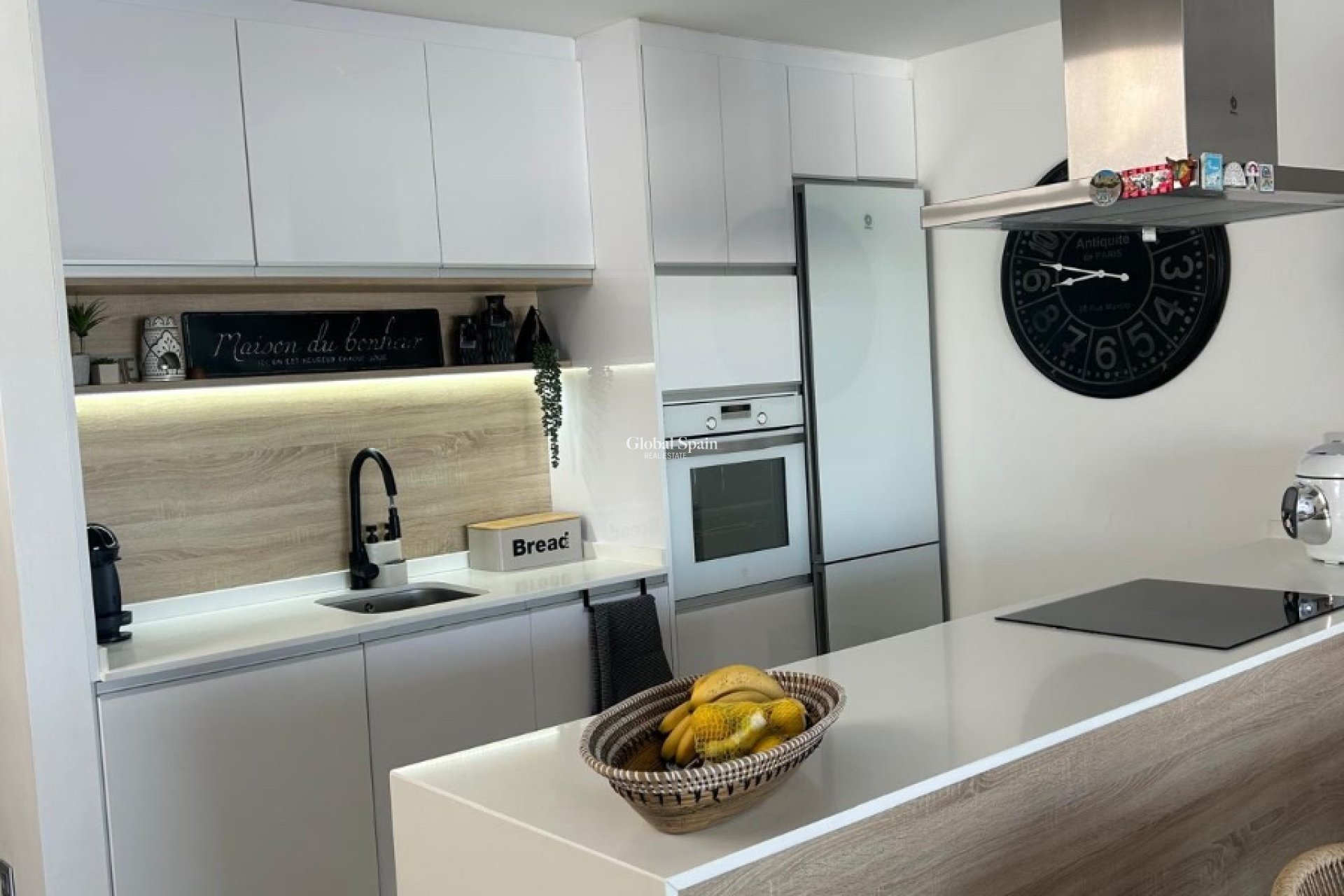 Resale - VILLA -
DAYA VIEJA - Costa Blanca