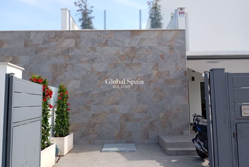 Resale - VILLA -
DAYA VIEJA - Costa Blanca