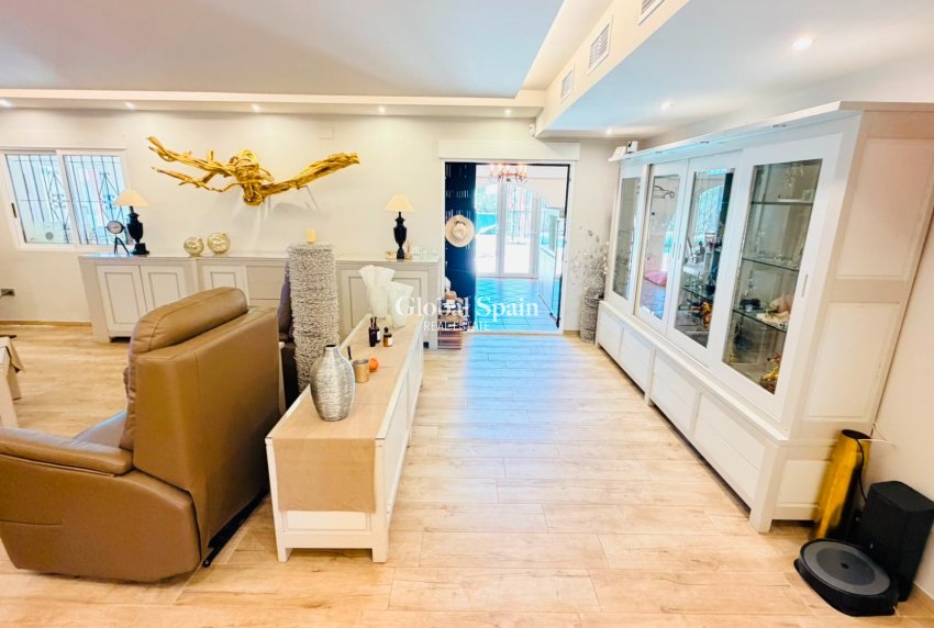 Resale - VILLA -
DAYA VIEJA - Costa Blanca