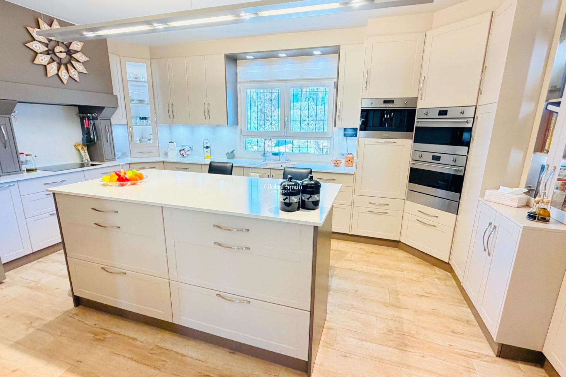 Resale - VILLA -
DAYA VIEJA - Costa Blanca