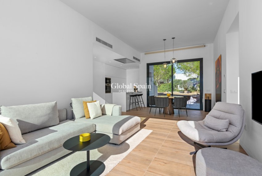 Resale - VILLA -
DEHESA DE CAMPOAMOR - Costa Blanca