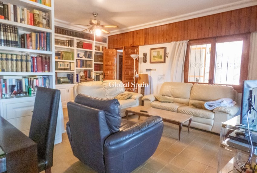Resale - VILLA -
DEHESA DE CAMPOAMOR - Costa Blanca