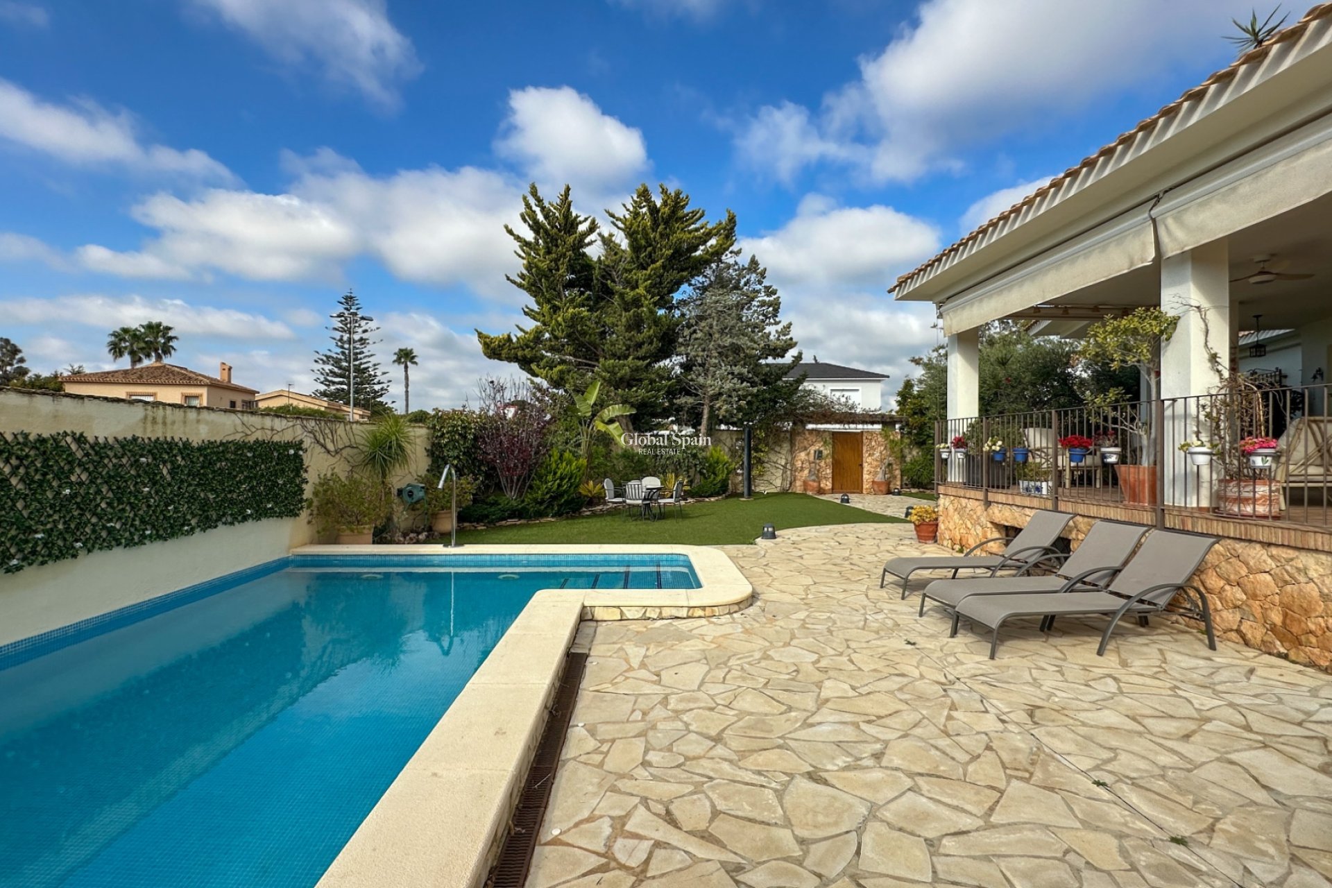 Resale - VILLA -
DEHESA DE CAMPOAMOR - Costa Blanca
