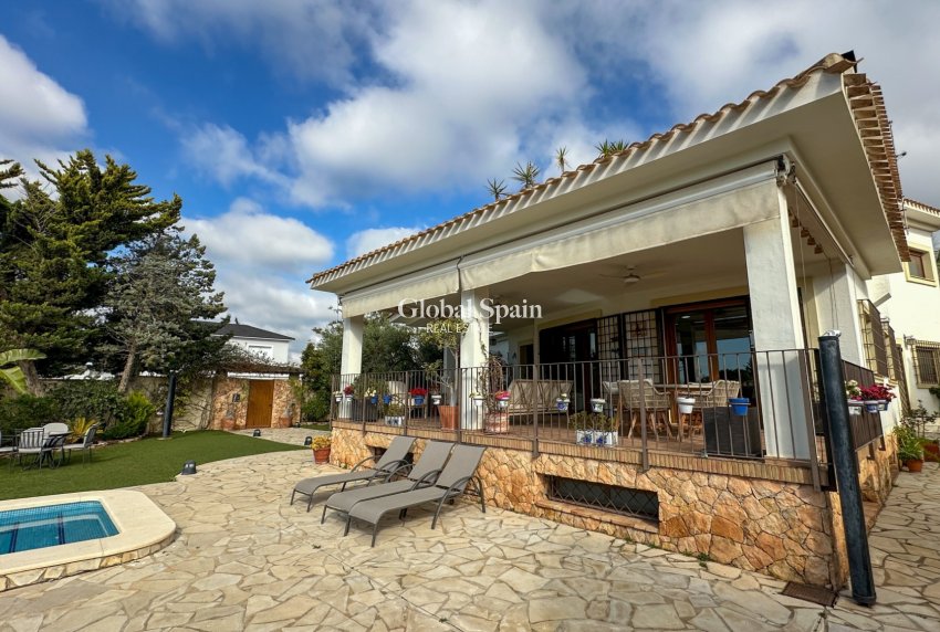 Resale - VILLA -
DEHESA DE CAMPOAMOR - Costa Blanca