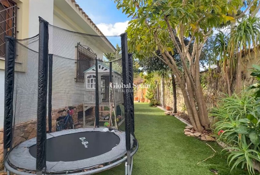 Resale - VILLA -
DEHESA DE CAMPOAMOR - Costa Blanca