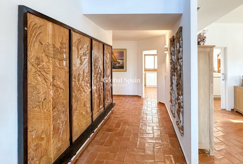 Resale - VILLA -
DEHESA DE CAMPOAMOR - Costa Blanca