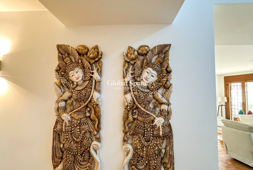 Resale - VILLA -
DEHESA DE CAMPOAMOR - Costa Blanca