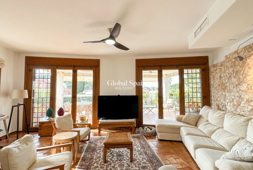 Resale - VILLA -
DEHESA DE CAMPOAMOR - Costa Blanca