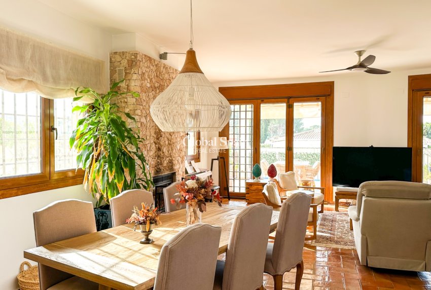 Resale - VILLA -
DEHESA DE CAMPOAMOR - Costa Blanca