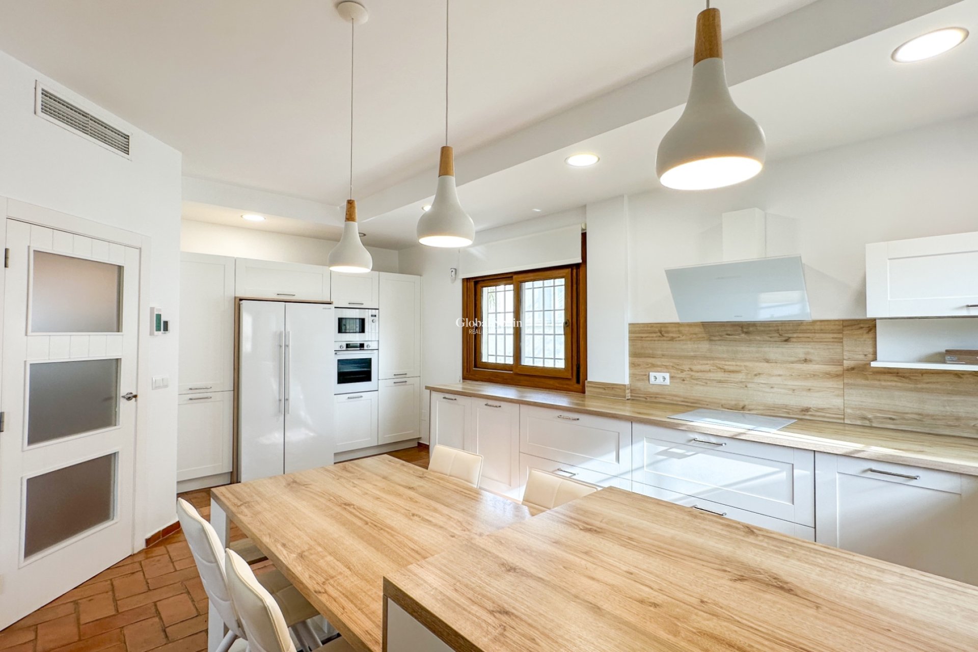 Resale - VILLA -
DEHESA DE CAMPOAMOR - Costa Blanca