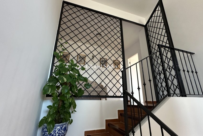 Resale - VILLA -
DEHESA DE CAMPOAMOR - Costa Blanca