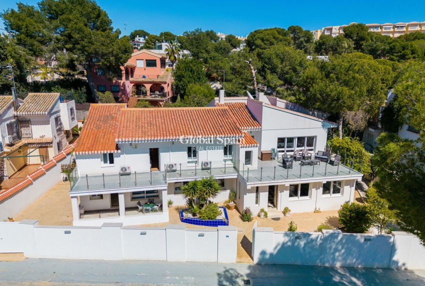 Resale - VILLA -
DEHESA DE CAMPOAMOR - Costa Blanca